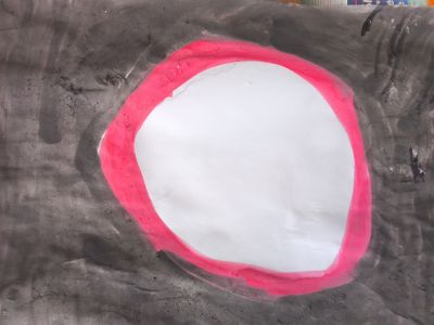Weisroter Kreis mit schwarzem Hintergrund.