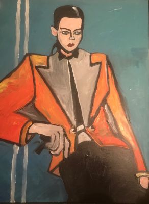 Frau in oranger Jacke